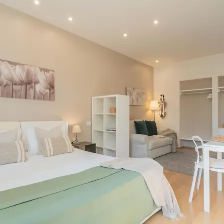 Mt By Rent * Como