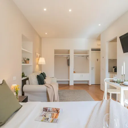 Mt By Rent * Como