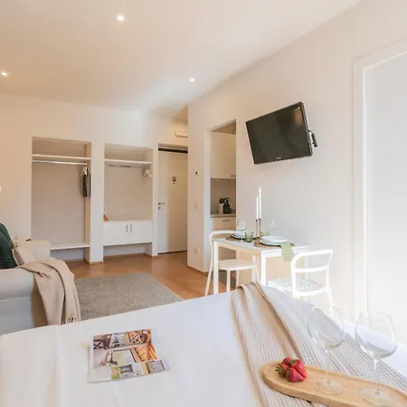 Apartmán Mt By Rent Como