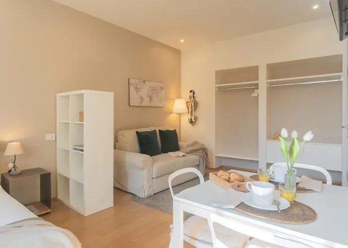 Mt By Rent * Como