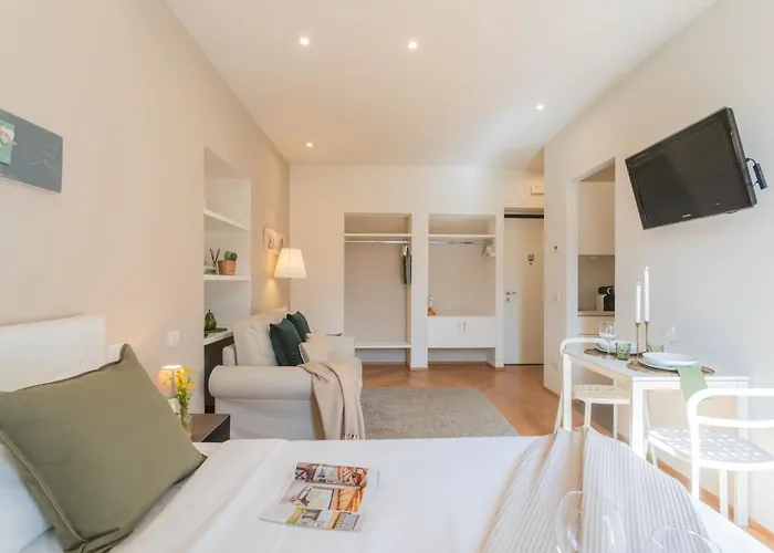 Mt By Rent * Como