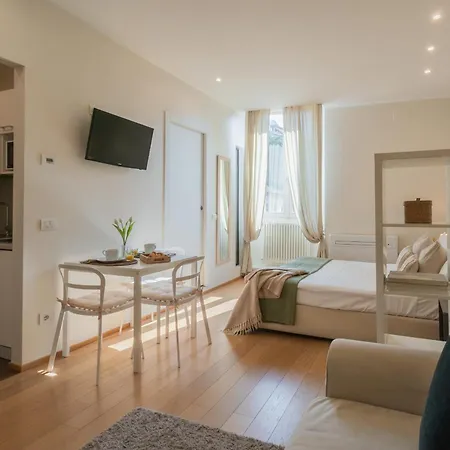 Mt By Rent * كومو